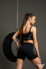 Maya Wear Спортни дрехи за жени. Дизайнерска топ мода - BLACK ESSENTIAL